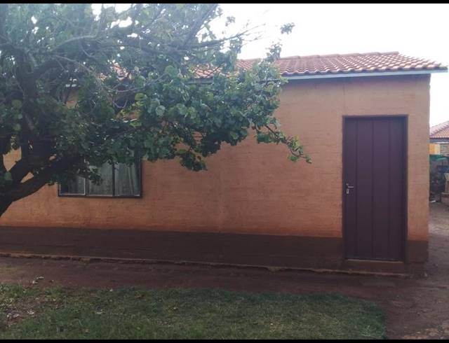 2 BEDROOM HOUSE FOR SALE IN SOSHANGUVE SOUTH